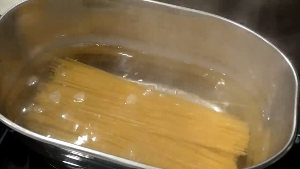 Cooking spaghetti 